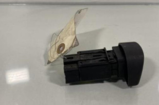 Bouton de warning RENAULT MEGANE 1