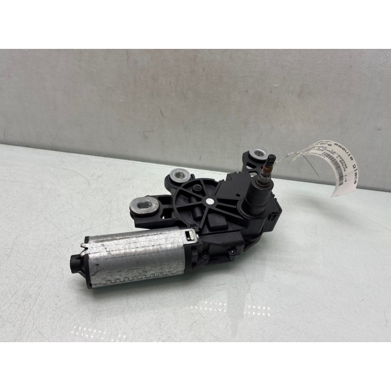 Moteur essuie glace arriere VOLKSWAGEN PASSAT 4 Photo n°1