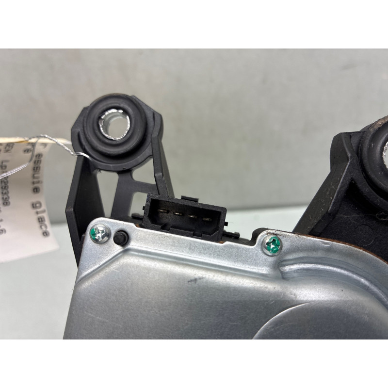 Moteur essuie glace arriere VOLKSWAGEN PASSAT 4 Photo n°4