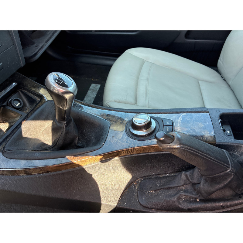 BMW SERIE 3 E92 COUPE PHASE 1 325ci 2.5i - 24V L6 Photo n°19