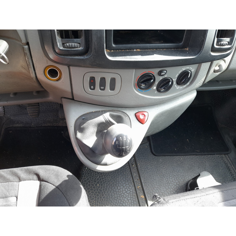 RENAULT TRAFIC 2 PHASE 2 2.0 DCI - 16V TURBO Photo n°8