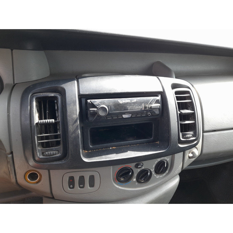 RENAULT TRAFIC 2 PHASE 2 2.0 DCI - 16V TURBO Photo n°9