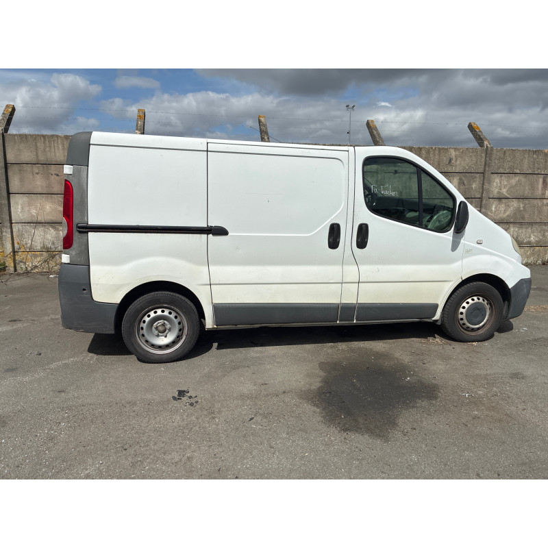 RENAULT TRAFIC 2 PHASE 2 2.0 DCI - 16V TURBO Photo n°17