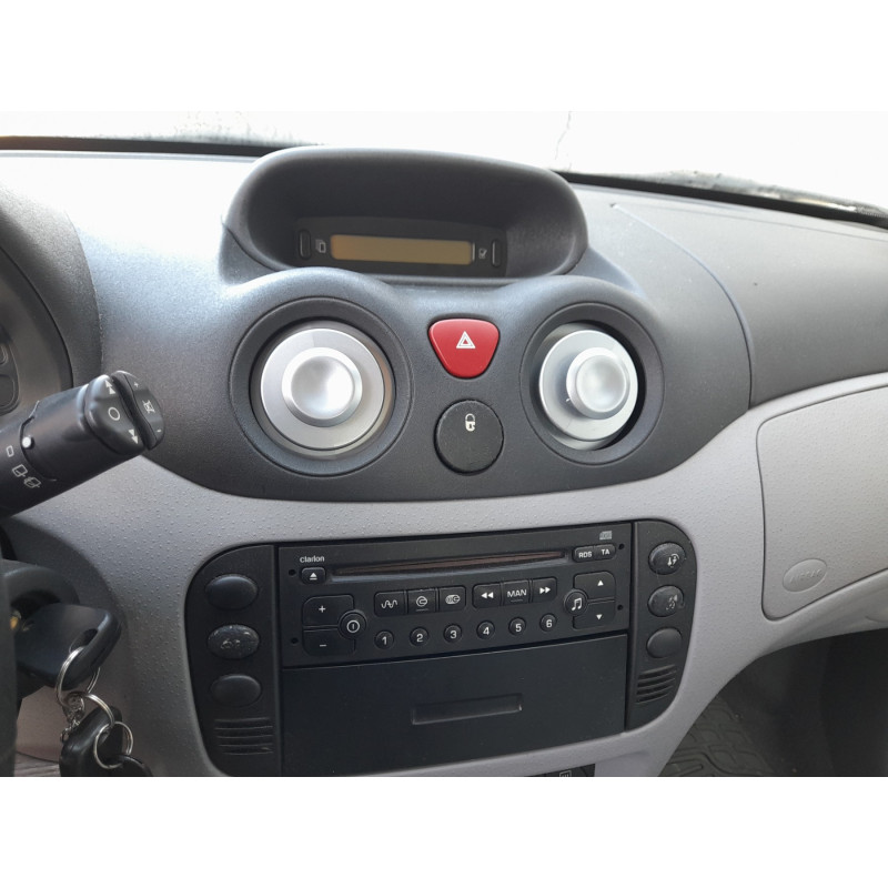 CITROEN C3 1 PHASE 1 1.4i - 8V Photo n°9