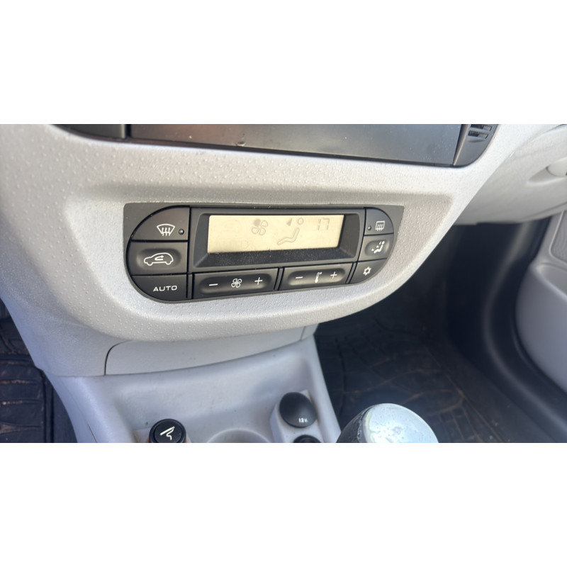 CITROEN C3 1 PHASE 1 1.4i - 8V Photo n°30