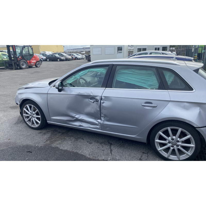 AUDI A3 3 SPORTBACK PHASE 1 2.0 TDI - 16V TURBO QUATTRO 4X4 Photo n°6