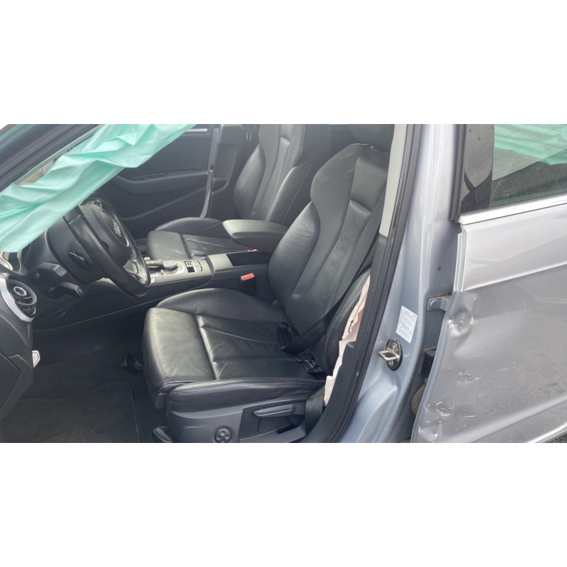 AUDI A3 3 SPORTBACK PHASE 1 2.0 TDI - 16V TURBO QUATTRO 4X4 Photo n°11