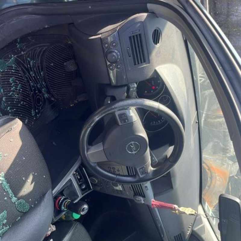 Feu arriere principal droit (feux) OPEL ASTRA H Photo n°9