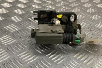 Serrure avant droit RENAULT CLIO 1