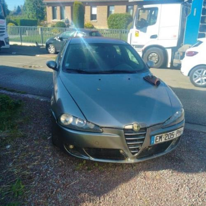 Feu arriere secondaire gauche (feux) ALFA ROMEO 147 Photo n°3