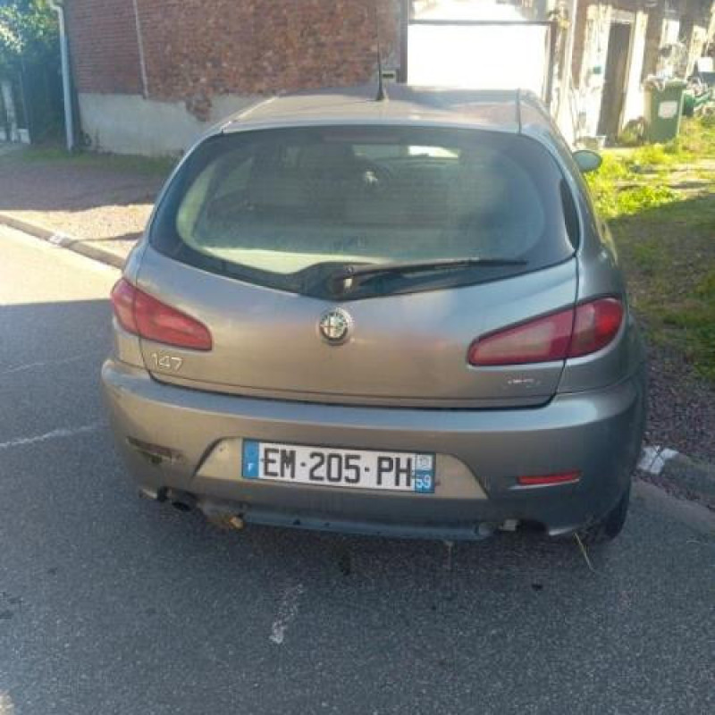 Feu arriere secondaire gauche (feux) ALFA ROMEO 147 Photo n°5