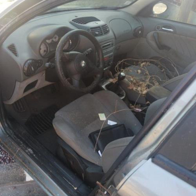 Feu arriere secondaire gauche (feux) ALFA ROMEO 147 Photo n°7
