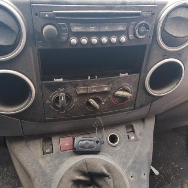 Pretensionneur de ceinture avant droit CITROEN BERLINGO 2 Photo n°13