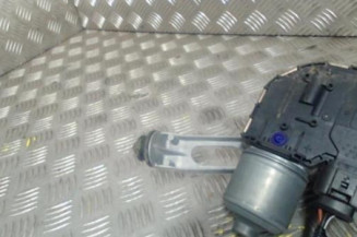 Moteur essuie glace avant droit FORD FOCUS 3