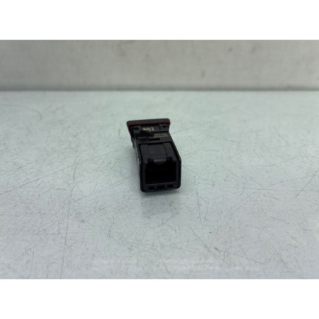 Bouton de warning FORD FOCUS 4 Photo n°1