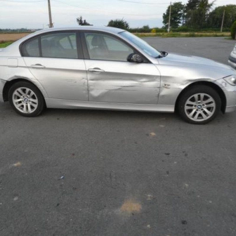 Bouton de warning BMW SERIE 3 E90 Photo n°5