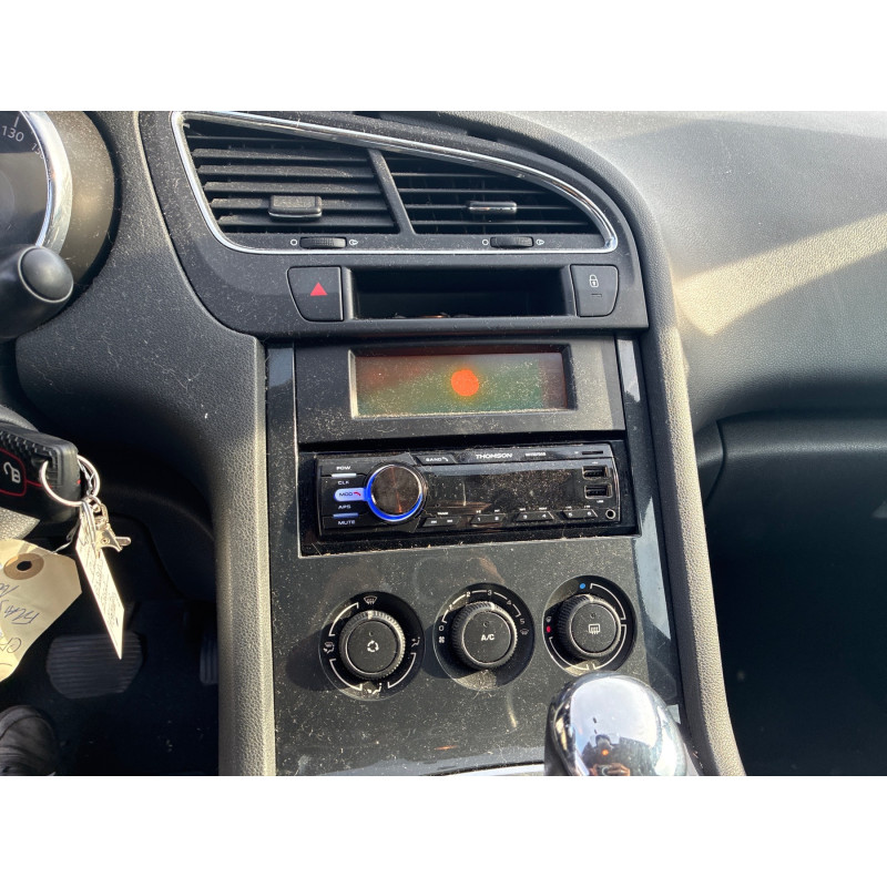 Vitre arriere gauche PEUGEOT 5008 1 Photo n°11