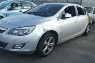 Traverse superieure OPEL ASTRA J
