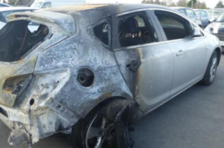 Traverse superieure OPEL ASTRA J