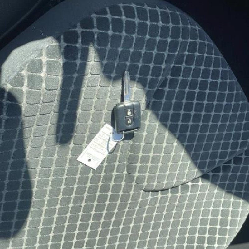 Bouton de warning NISSAN MICRA 3 Photo n°10