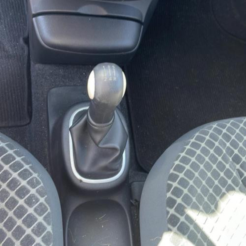Bouton de warning NISSAN MICRA 3 Photo n°11