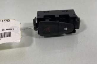 Bouton de warning DACIA SANDERO 2 Photo n°1