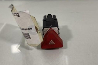 Bouton de warning VOLKSWAGEN GOLF PLUS Photo n°1