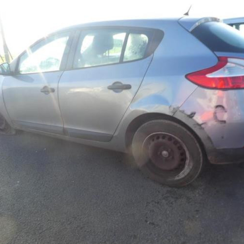 Pretensionneur de ceinture avant droit RENAULT MEGANE 3 Photo n°8