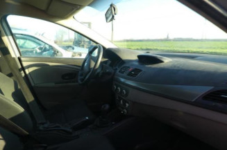 Pretensionneur de ceinture avant gauche RENAULT MEGANE 3