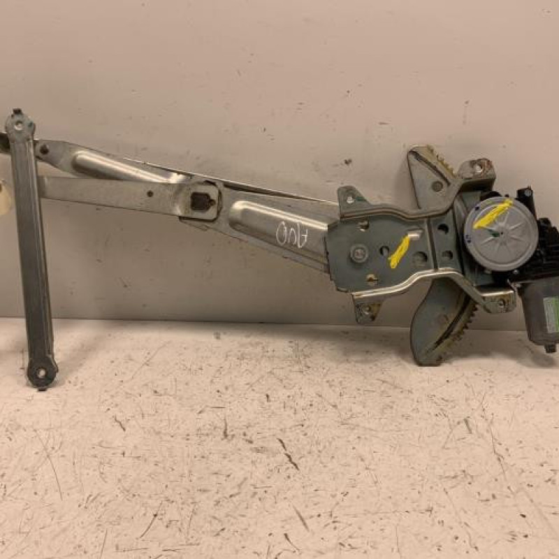 Leve vitre electrique avant droit SUZUKI ALTO 3 Photo n°1