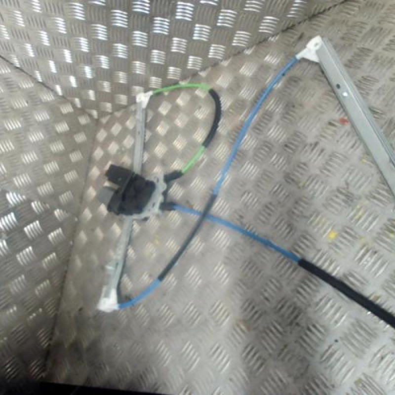 Leve vitre electrique avant gauche RENAULT LAGUNA 2 Photo n°2