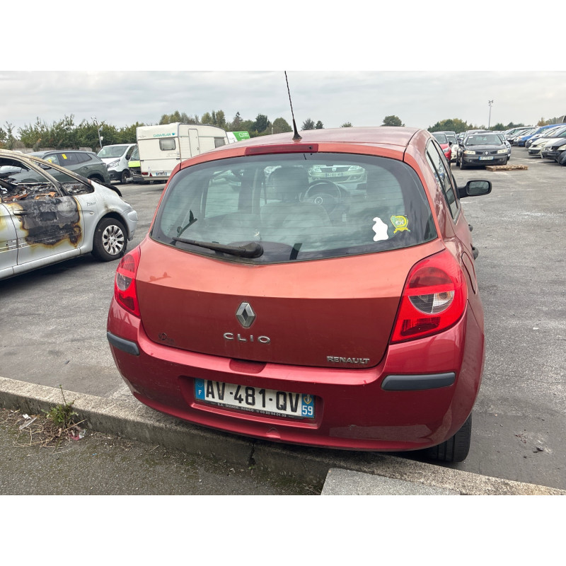 RENAULT CLIO 3 PHASE 1 1.5 DCI - 8V TURBO Photo n°7