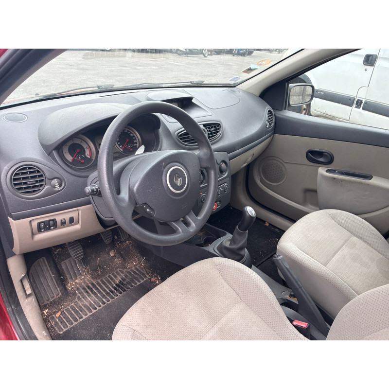 RENAULT CLIO 3 PHASE 1 1.5 DCI - 8V TURBO Photo n°12
