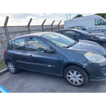 RENAULT CLIO 3 PHASE 1 1.5 DCI - 8V TURBO Photo n°1