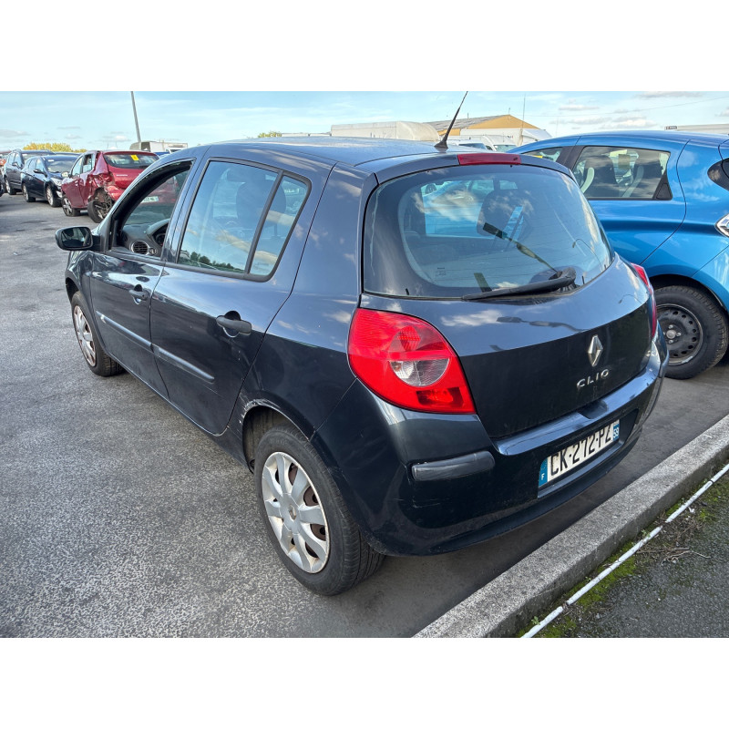 RENAULT CLIO 3 PHASE 1 1.5 DCI - 8V TURBO Photo n°7