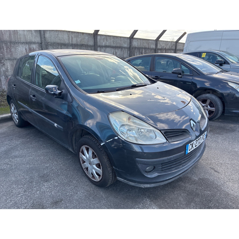 RENAULT CLIO 3 PHASE 1 1.5 DCI - 8V TURBO Photo n°8