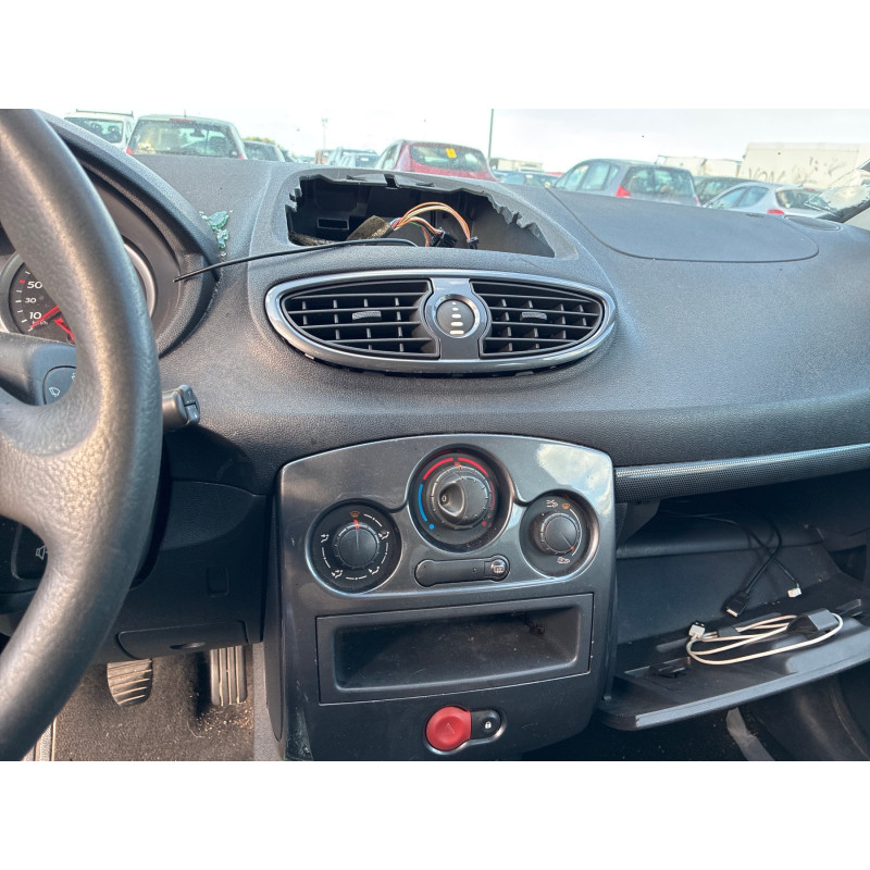 RENAULT CLIO 3 PHASE 1 1.5 DCI - 8V TURBO Photo n°10