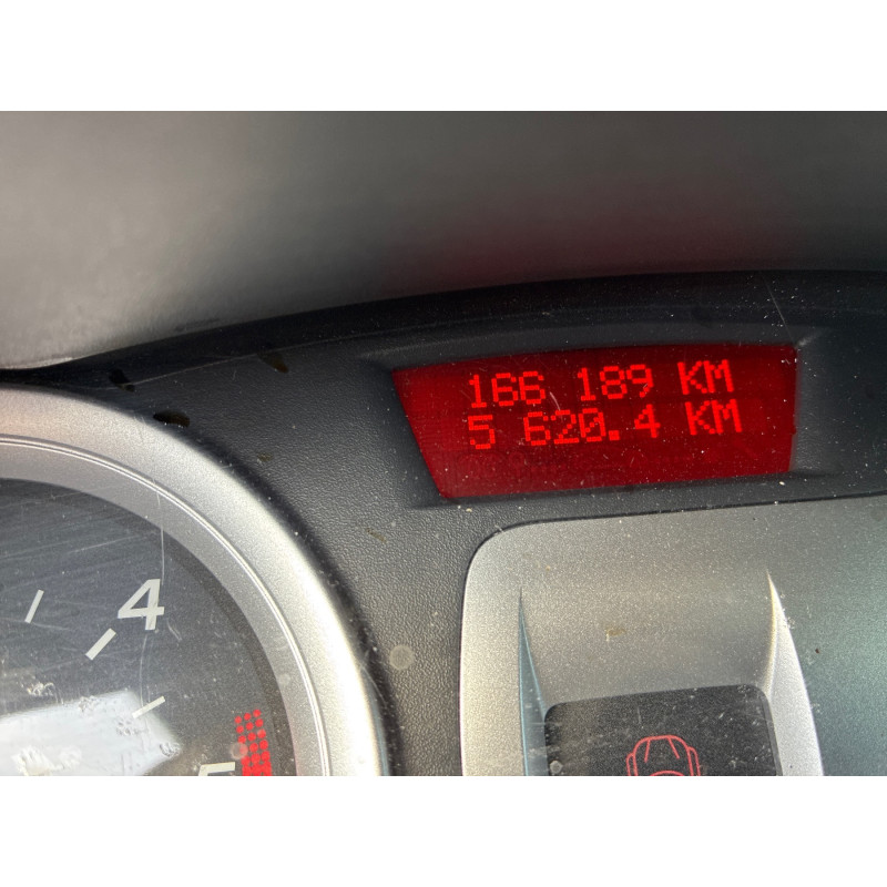 RENAULT CLIO 3 PHASE 1 1.5 DCI - 8V TURBO Photo n°12