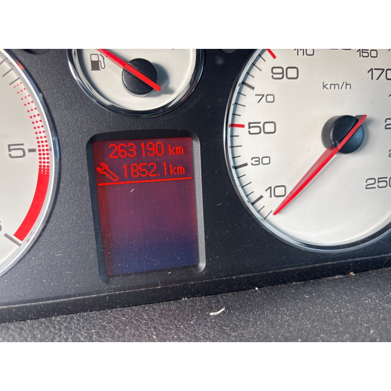 PEUGEOT 407 PHASE 1 2.0 HDI - 16V TURBO Photo n°8
