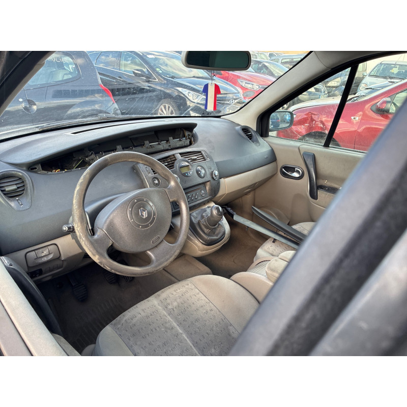 RENAULT SCENIC 2 PHASE 1 1.6i - 16V Photo n°5