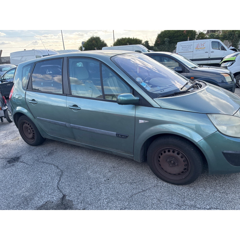 RENAULT SCENIC 2 PHASE 1 1.6i - 16V Photo n°6