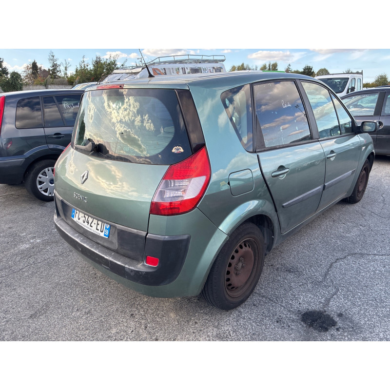 RENAULT SCENIC 2 PHASE 1 1.6i - 16V Photo n°8