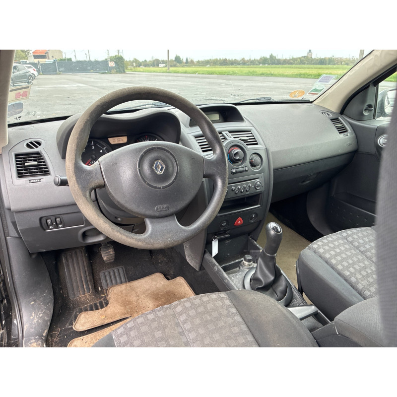 RENAULT MEGANE 2 PHASE 2 1.5 DCI - 8V TURBO Photo n°11