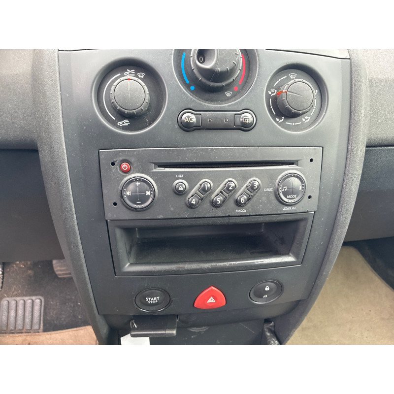 RENAULT MEGANE 2 PHASE 2 1.5 DCI - 8V TURBO Photo n°21