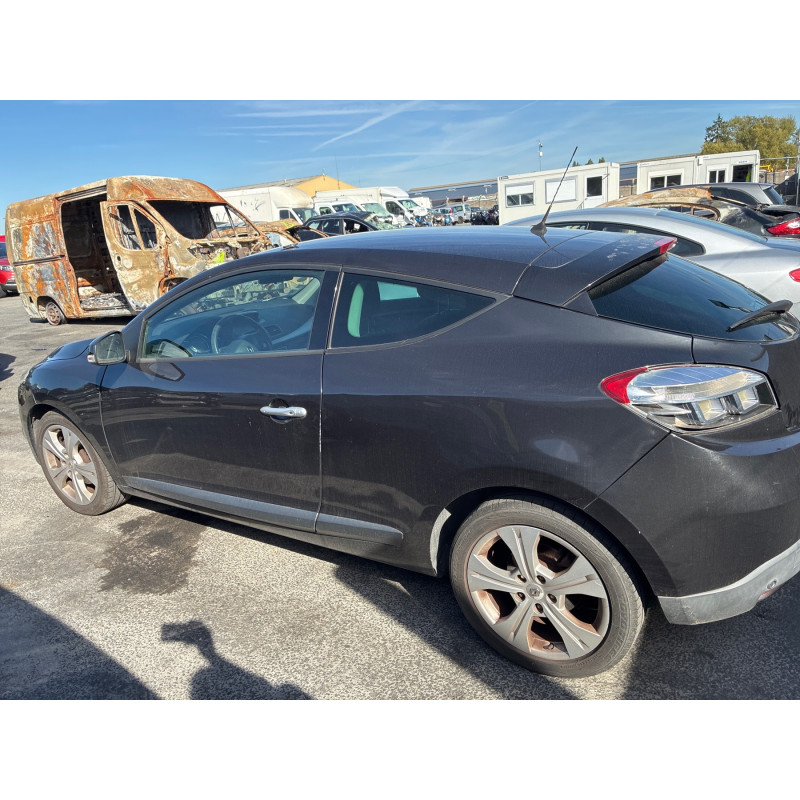 RENAULT MEGANE 3 PHASE 1 COUPE 1.5 DCI - 8V TURBO Photo n°4