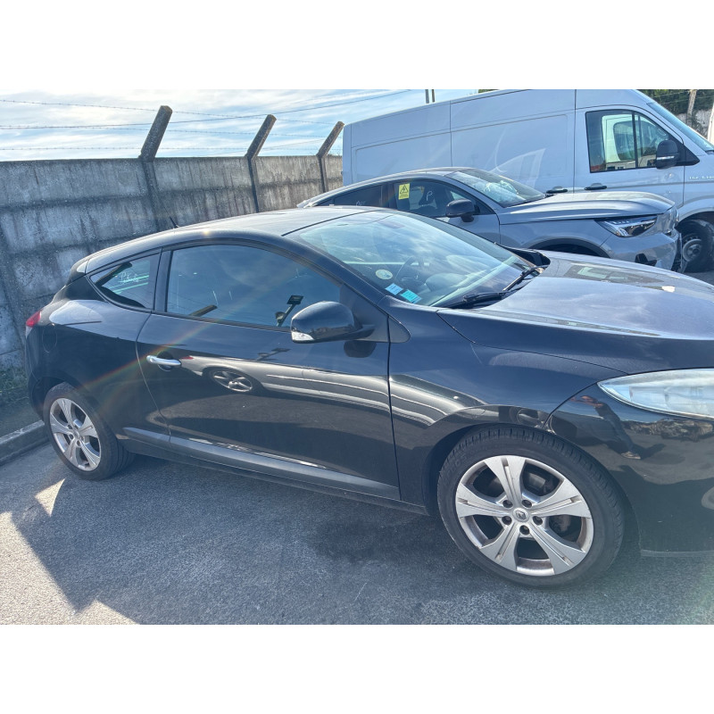 RENAULT MEGANE 3 PHASE 1 COUPE 1.5 DCI - 8V TURBO Photo n°7