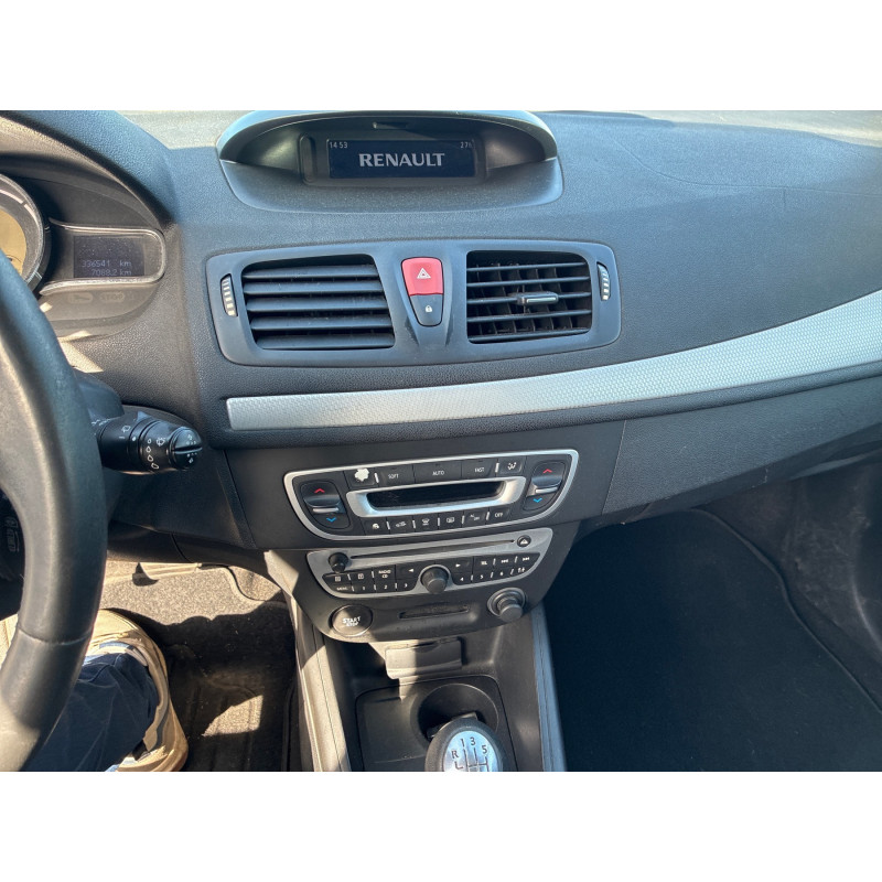 RENAULT MEGANE 3 PHASE 1 COUPE 1.5 DCI - 8V TURBO Photo n°10