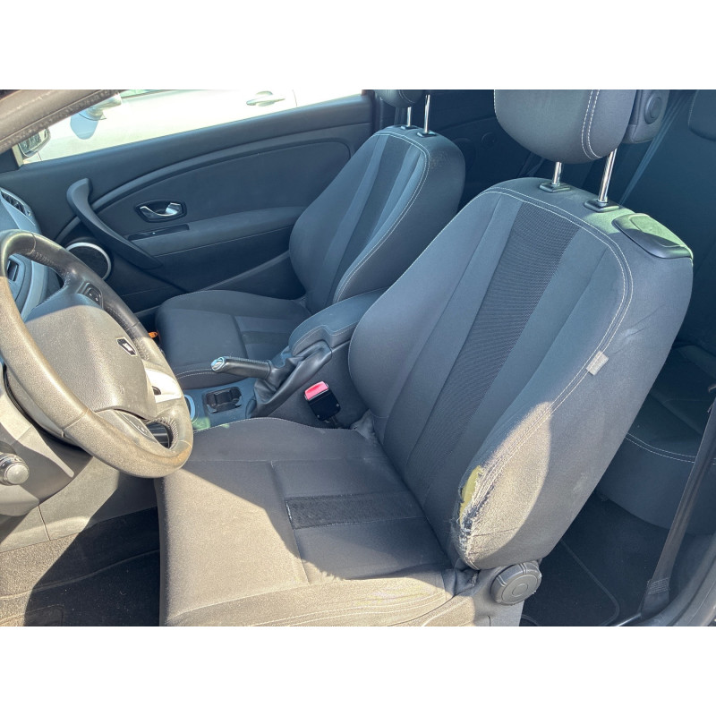 RENAULT MEGANE 3 PHASE 1 COUPE 1.5 DCI - 8V TURBO Photo n°11