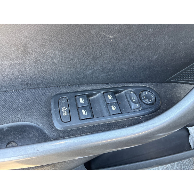 PEUGEOT 308 1 SW PHASE 1 BREAK 1.6 HDI - 16V TURBO Photo n°9