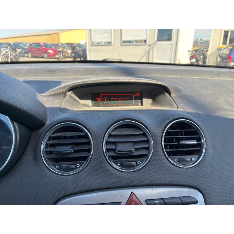 PEUGEOT 308 1 SW PHASE 1 BREAK 1.6 HDI - 16V TURBO Photo n°17